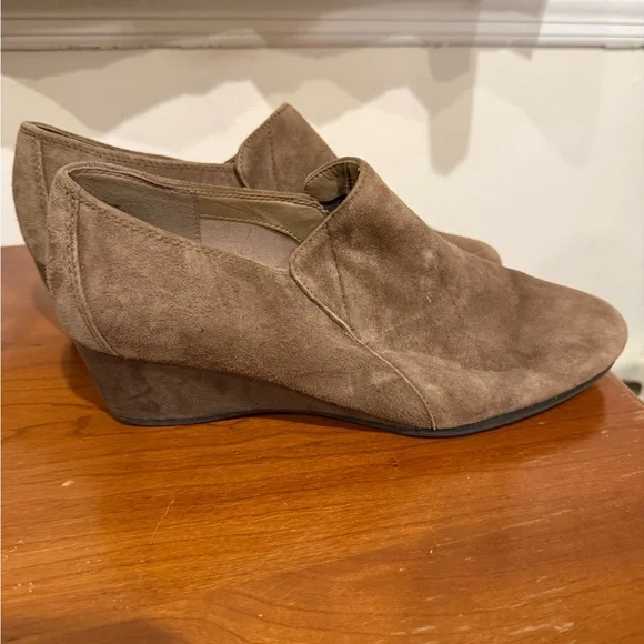 Easy Spirit Women's Leather Upper Boots - Brown Suede - Picture 2 of 7